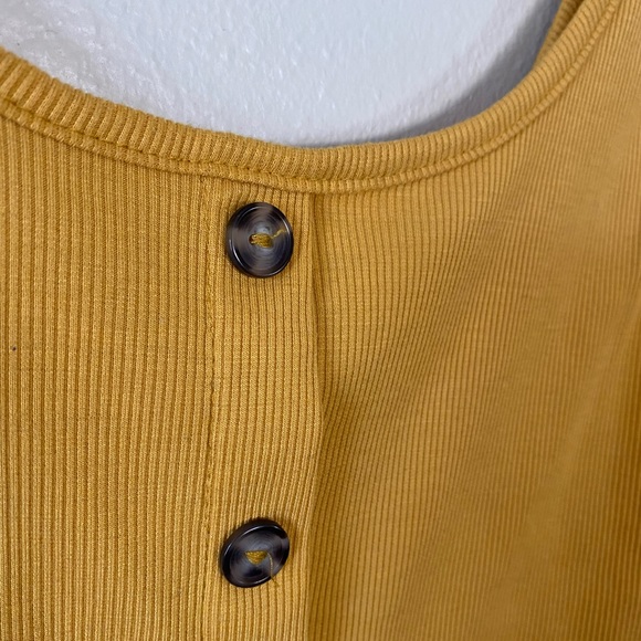 Crop Tank - Picture 3 of 3